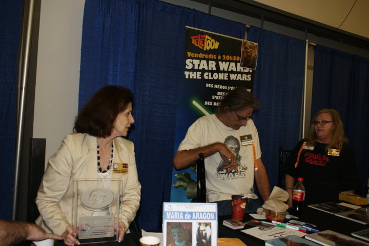 Maria de Aragon being honored